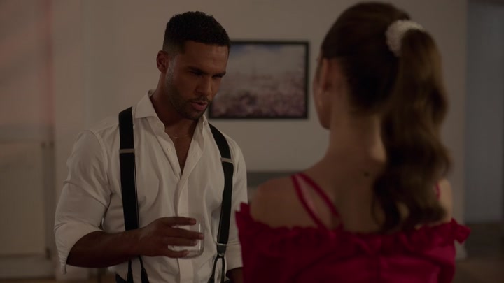 Emily_in_Paris_S02E07_WEBRip_x264-ION10_1232.jpg Emily_in_Paris_S02E07_WEBRip_x264-ION10_1232.jpg