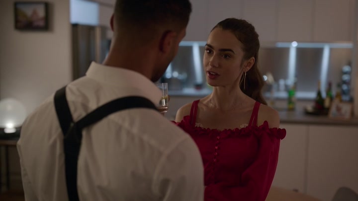 Emily_in_Paris_S02E07_WEBRip_x264-ION10_1245.jpg