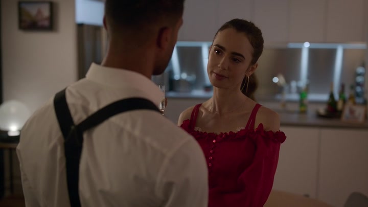 Emily_in_Paris_S02E07_WEBRip_x264-ION10_1247.jpg