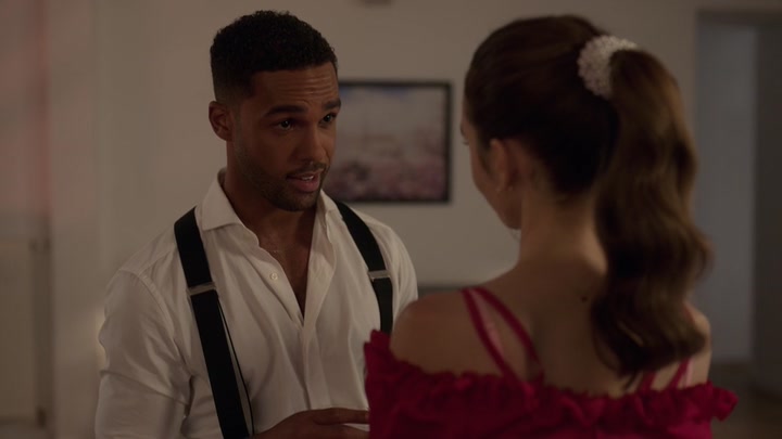 Emily_in_Paris_S02E07_WEBRip_x264-ION10_1252.jpg