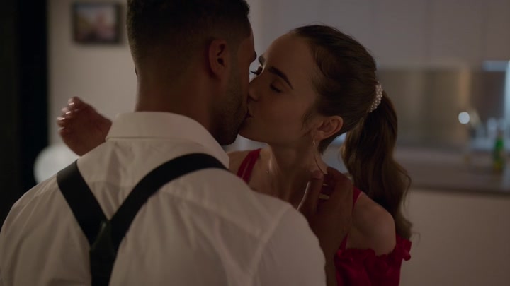 Emily_in_Paris_S02E07_WEBRip_x264-ION10_1332.jpg Emily_in_Paris_S02E07_WEBRip_x264-ION10_1332.jpg
