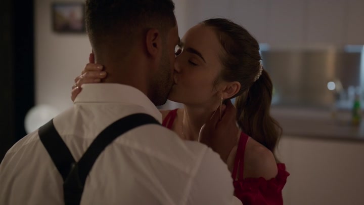 Emily_in_Paris_S02E07_WEBRip_x264-ION10_1333.jpg Emily_in_Paris_S02E07_WEBRip_x264-ION10_1333.jpg