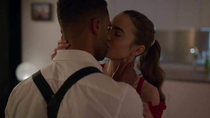 Emily_in_Paris_S02E07_WEBRip_x264-ION10_1334.jpg Emily_in_Paris_S02E07_WEBRip_x264-ION10_1334.jpg