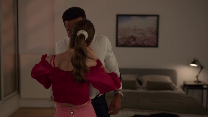 Emily_in_Paris_S02E07_WEBRip_x264-ION10_1351.jpg Emily_in_Paris_S02E07_WEBRip_x264-ION10_1351.jpg
