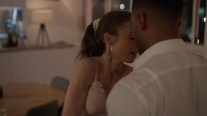 Emily_in_Paris_S02E07_WEBRip_x264-ION10_1387.jpg Emily_in_Paris_S02E07_WEBRip_x264-ION10_1387.jpg