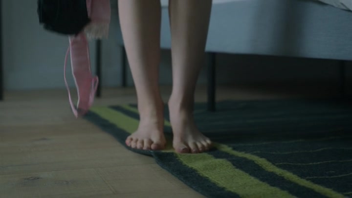 Emily_in_Paris_S02E07_WEBRip_x264-ION10_1438.jpg