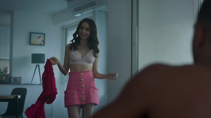 Emily_in_Paris_S02E07_WEBRip_x264-ION10_1463.jpg