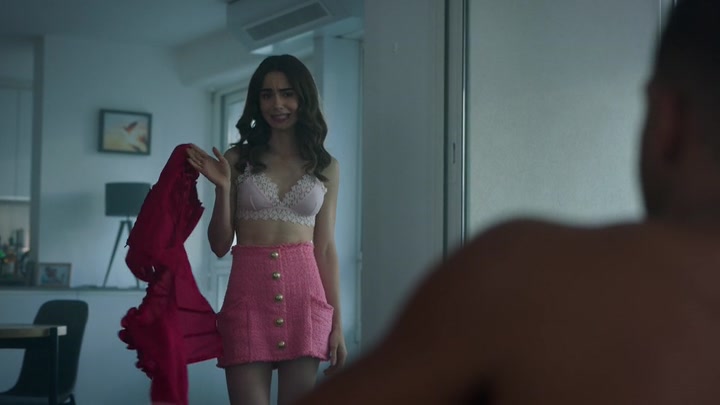 Emily_in_Paris_S02E07_WEBRip_x264-ION10_1466.jpg