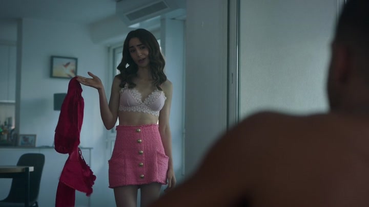 Emily_in_Paris_S02E07_WEBRip_x264-ION10_1467.jpg