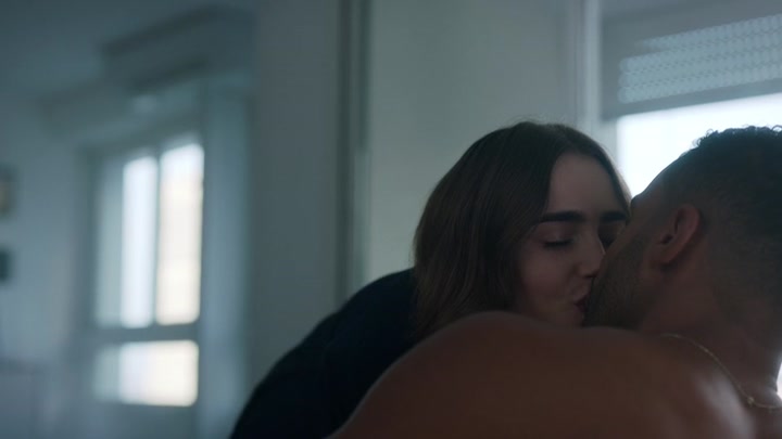 Emily_in_Paris_S02E07_WEBRip_x264-ION10_1502.jpg Emily_in_Paris_S02E07_WEBRip_x264-ION10_1502.jpg
