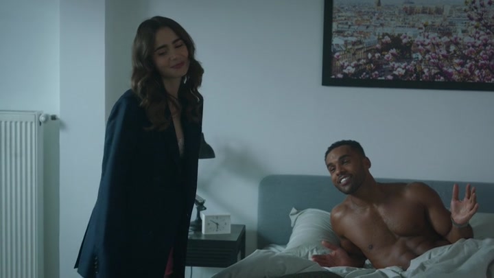 Emily_in_Paris_S02E07_WEBRip_x264-ION10_1520.jpg