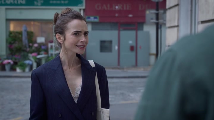 Emily_in_Paris_S02E07_WEBRip_x264-ION10_1599.jpg