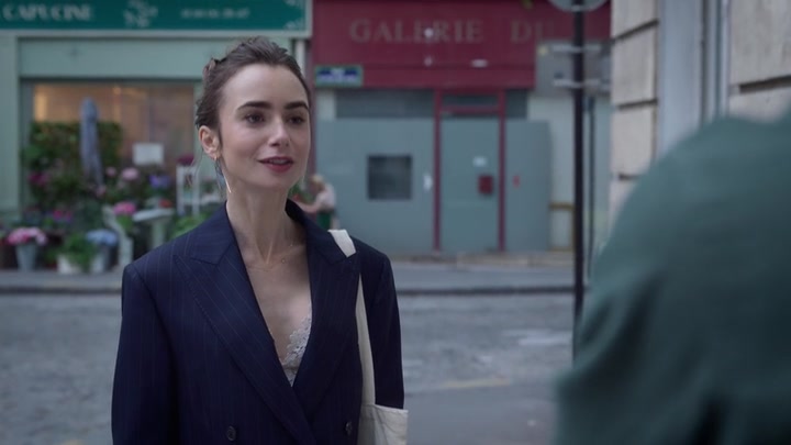 Emily_in_Paris_S02E07_WEBRip_x264-ION10_1606.jpg