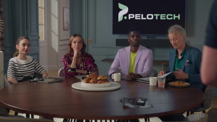 Emily_in_Paris_S02E07_WEBRip_x264-ION10_1649.jpg