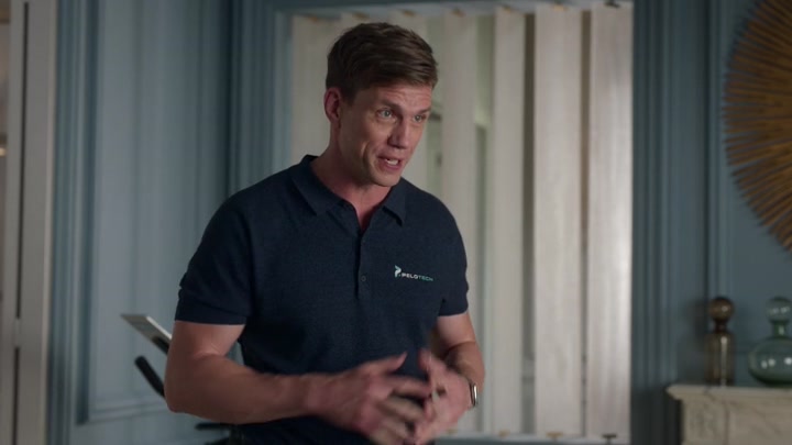 Emily_in_Paris_S02E07_WEBRip_x264-ION10_1670.jpg
