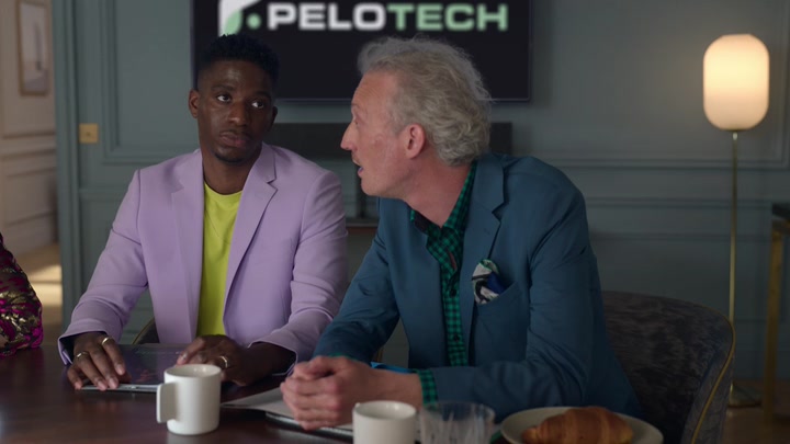 Emily_in_Paris_S02E07_WEBRip_x264-ION10_1696.jpg