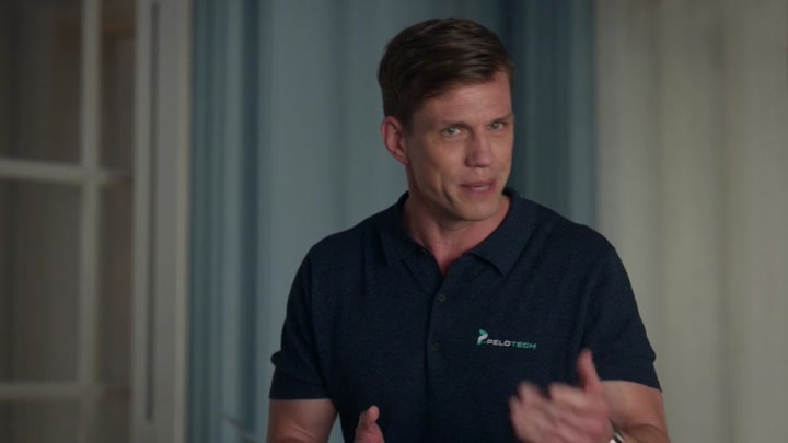 Emily_in_Paris_S02E07_WEBRip_x264-ION10_1718.jpg