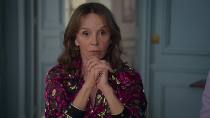 Emily_in_Paris_S02E07_WEBRip_x264-ION10_1744.jpg