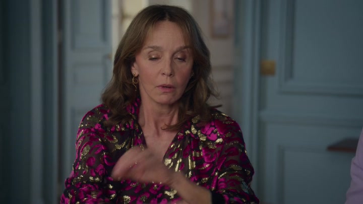 Emily_in_Paris_S02E07_WEBRip_x264-ION10_1745.jpg