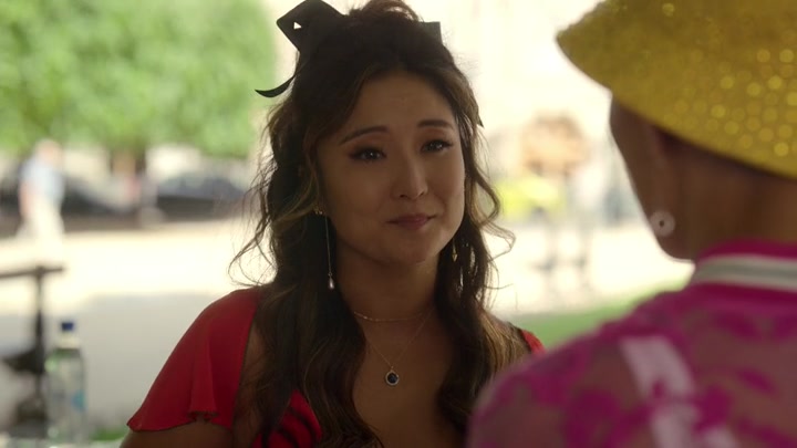 Emily_in_Paris_S02E07_WEBRip_x264-ION10_1920.jpg