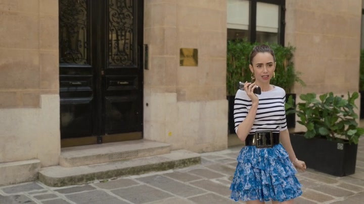 Emily_in_Paris_S02E07_WEBRip_x264-ION10_1959.jpg