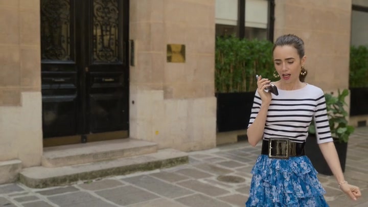 Emily_in_Paris_S02E07_WEBRip_x264-ION10_1960.jpg