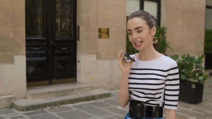 Emily_in_Paris_S02E07_WEBRip_x264-ION10_1972.jpg
