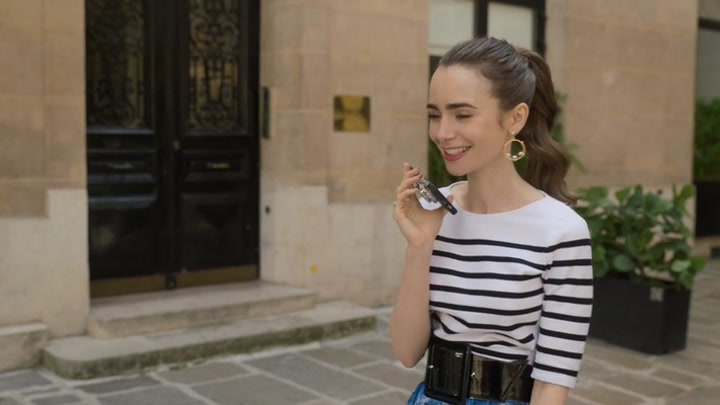 Emily_in_Paris_S02E07_WEBRip_x264-ION10_1975.jpg