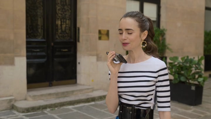 Emily_in_Paris_S02E07_WEBRip_x264-ION10_1990.jpg