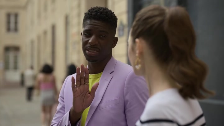 Emily_in_Paris_S02E07_WEBRip_x264-ION10_2027.jpg