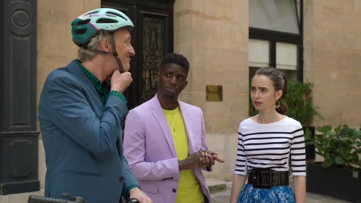 Emily_in_Paris_S02E07_WEBRip_x264-ION10_2052.jpg