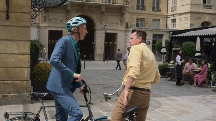 Emily_in_Paris_S02E07_WEBRip_x264-ION10_2074.jpg