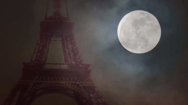Emily_in_Paris_S02E07_WEBRip_x264-ION10_2094.jpg