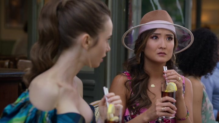 Emily_in_Paris_S02E07_WEBRip_x264-ION10_2162.jpg