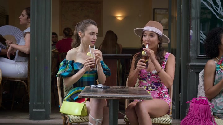 Emily_in_Paris_S02E07_WEBRip_x264-ION10_2176.jpg