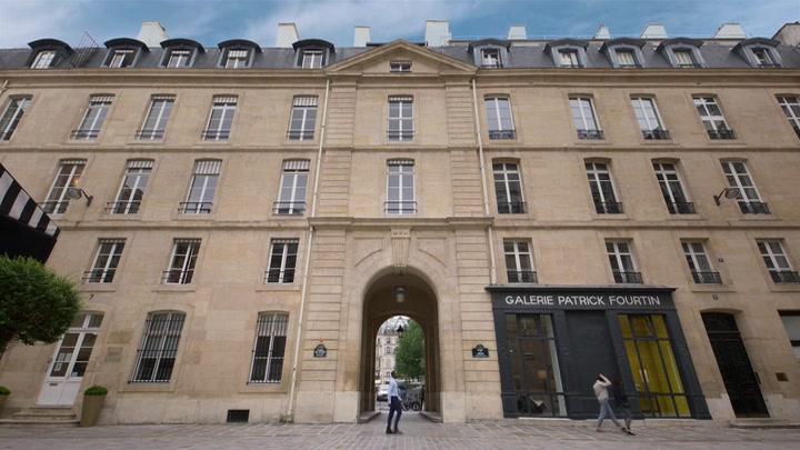 Emily_in_Paris_S02E07_WEBRip_x264-ION10_2178.jpg