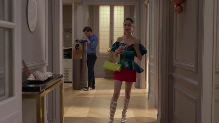 Emily_in_Paris_S02E07_WEBRip_x264-ION10_2334.jpg Emily_in_Paris_S02E07_WEBRip_x264-ION10_2334.jpg