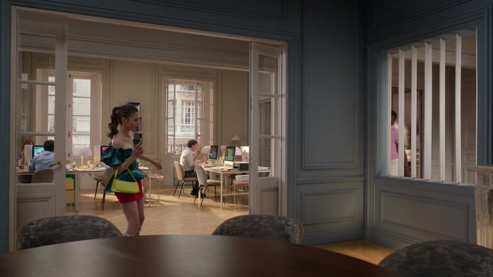 Emily_in_Paris_S02E07_WEBRip_x264-ION10_2340.jpg Emily_in_Paris_S02E07_WEBRip_x264-ION10_2340.jpg