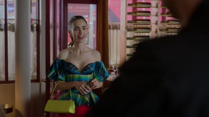 Emily_in_Paris_S02E07_WEBRip_x264-ION10_2408.jpg