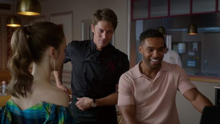 Emily_in_Paris_S02E07_WEBRip_x264-ION10_2455.jpg