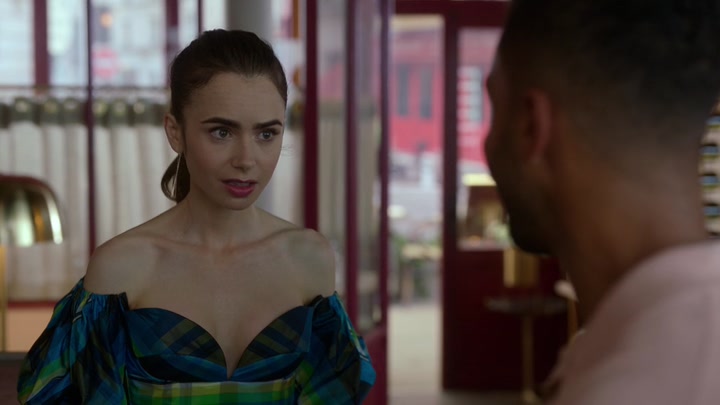Emily_in_Paris_S02E07_WEBRip_x264-ION10_2465.jpg