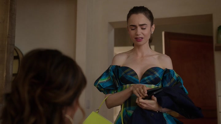 Emily_in_Paris_S02E07_WEBRip_x264-ION10_2547.jpg