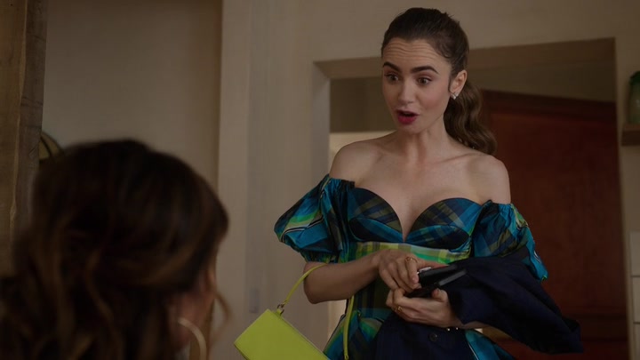 Emily_in_Paris_S02E07_WEBRip_x264-ION10_2552.jpg