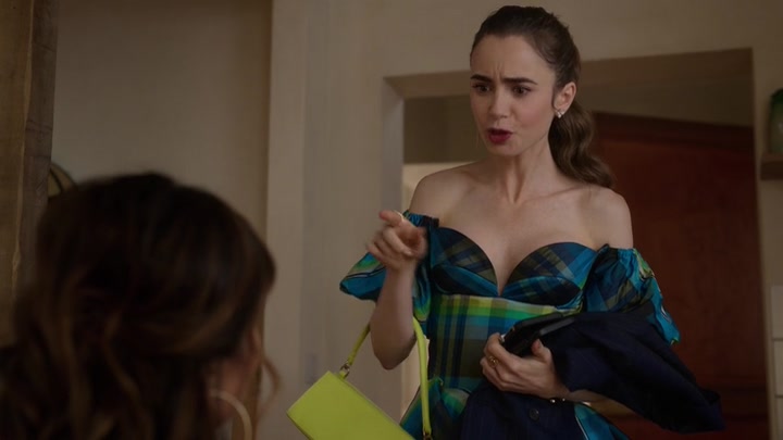 Emily_in_Paris_S02E07_WEBRip_x264-ION10_2553.jpg