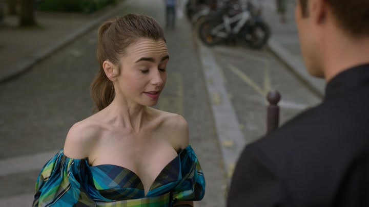 Emily_in_Paris_S02E07_WEBRip_x264-ION10_2593.jpg