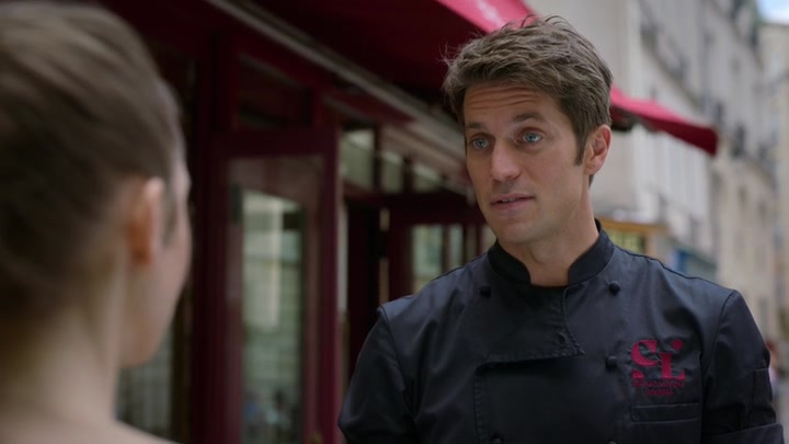 Emily_in_Paris_S02E07_WEBRip_x264-ION10_2602.jpg