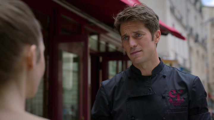Emily_in_Paris_S02E07_WEBRip_x264-ION10_2614.jpg