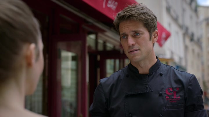 Emily_in_Paris_S02E07_WEBRip_x264-ION10_2618.jpg
