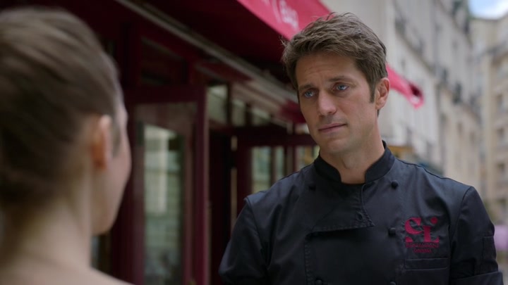 Emily_in_Paris_S02E07_WEBRip_x264-ION10_2634.jpg