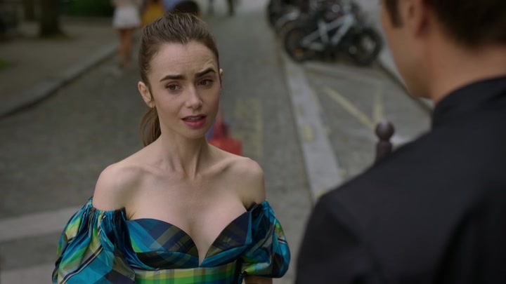 Emily_in_Paris_S02E07_WEBRip_x264-ION10_2637.jpg